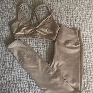 Alo yoga sports bra & high waisted legging